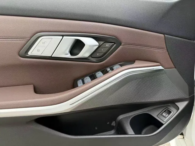 BMW 3 Series — Фото автомобиля 21