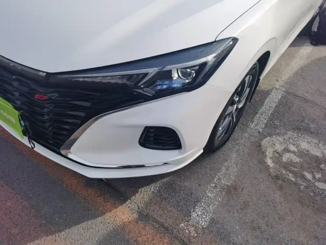 Changan Eado — Фото автомобиля 23