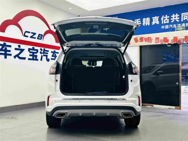 Ford Edge — Фото автомобиля 10