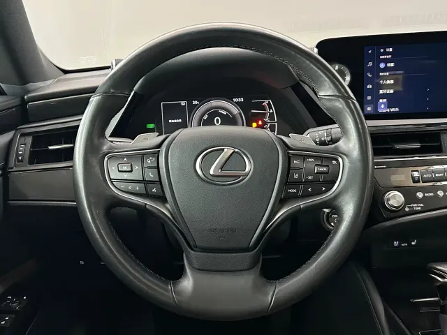 Lexus ES — Фото автомобиля 16