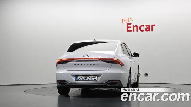 Hyundai Grandeur Grandeur (New) Hybrid — Фото автомобиля 3