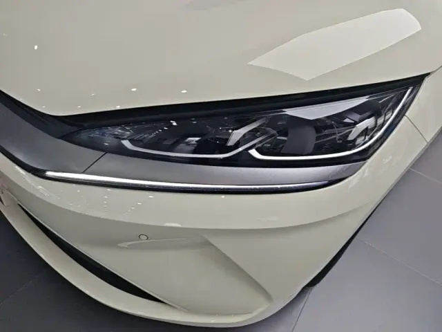 BYD Qin L — Фото автомобиля 23