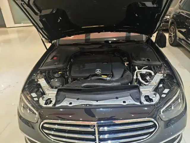 Mercedes-Benz E-Class — Фото автомобиля 19