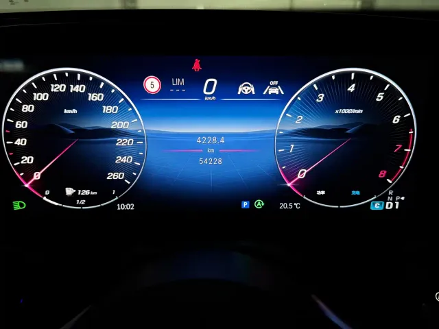 Mercedes-Benz E-Class — Фото автомобиля 10