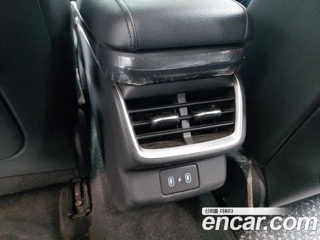 Hyundai Grandeur Grandeur (GN7) 2.5 Бензин 2WD — Фото автомобиля 29