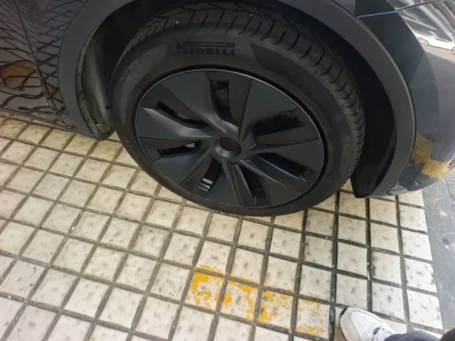 Tesla Model Y — Фото автомобиля 8