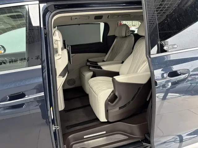 Denza Denza D9 2025 Model DM-i Smart Drive Edition 1020 AWD Flagship — Фото автомобиля 22