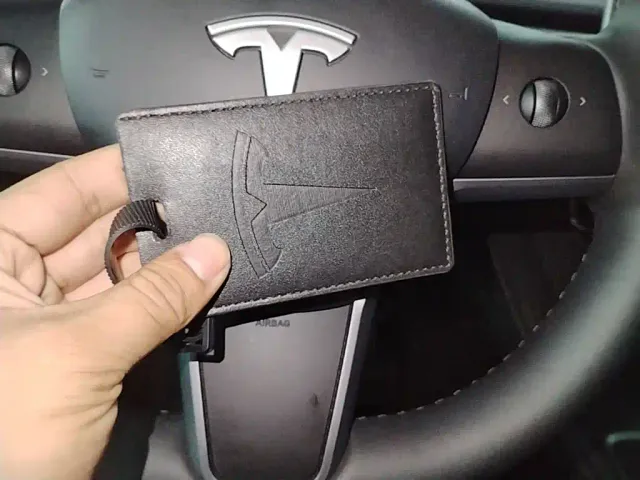 Tesla Model Y — Фото автомобиля 8