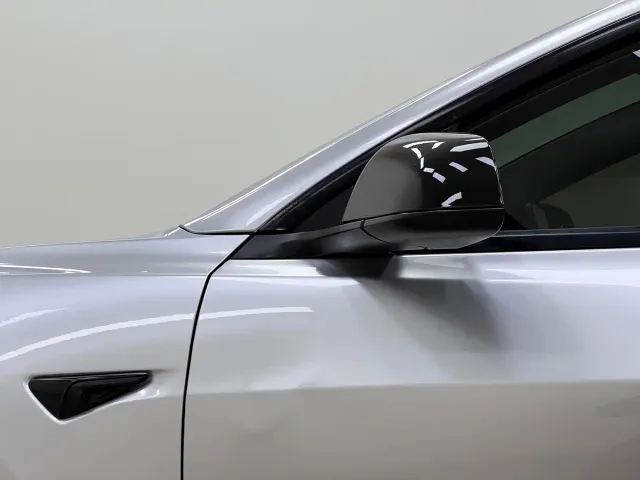 Tesla Model 3 — Фото автомобиля 11