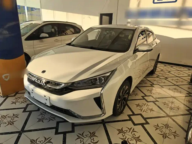 Фотография автомобиля — Dongfeng Yixuan