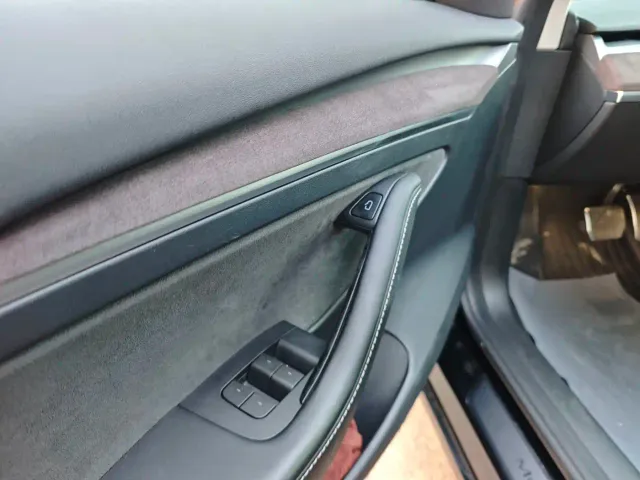 Tesla Model 3 — Фото автомобиля 13