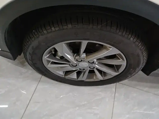 Geely Binyue — Фото автомобиля 22