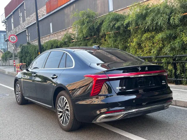 Hongqi H5 — Фото автомобиля 8