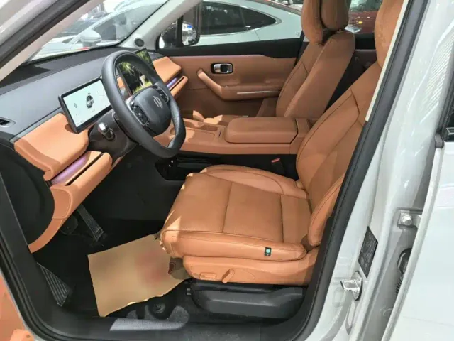 Leapmotor C10 — Фото автомобиля 14