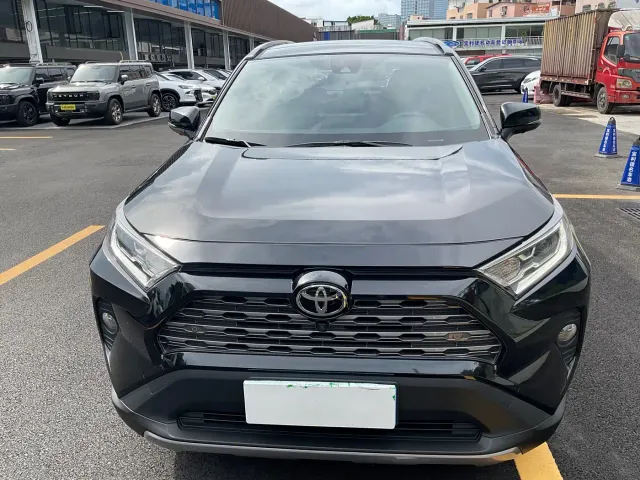 Toyota RAV4 — Фото автомобиля 2