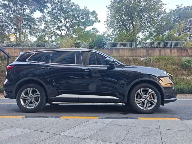 Ford Lingrui — Фото автомобиля 4
