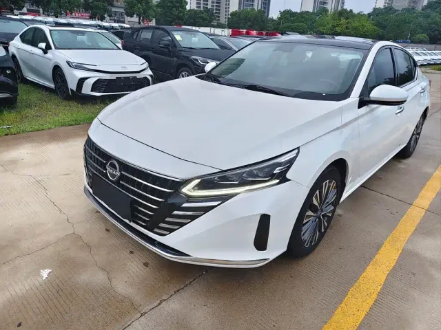 Фотография автомобиля — Nissan Teana