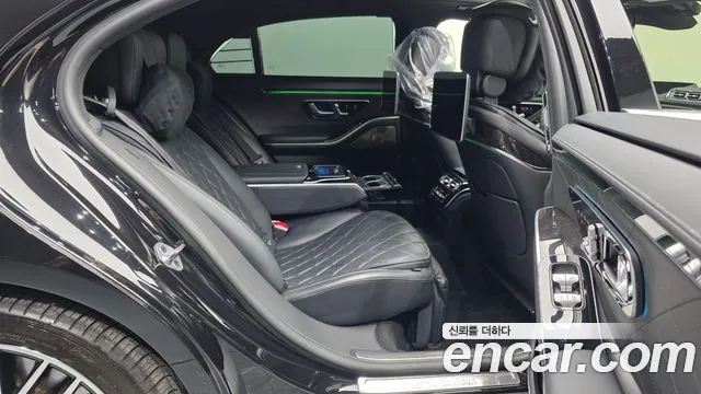 Mercedes-Benz S-Class — Фото автомобиля 12