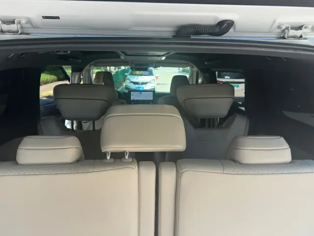 Toyota Vellfire — Фото автомобиля 16