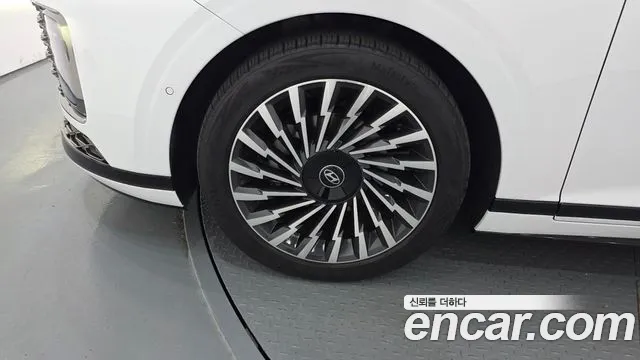Hyundai Grandeur GN7 — Фото автомобиля 5