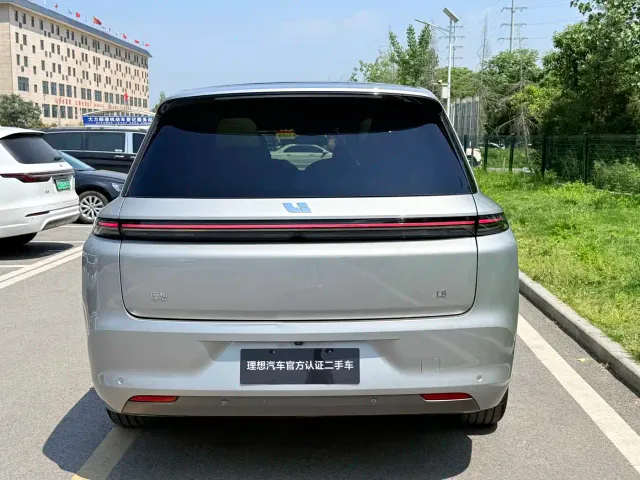 Li Auto L8 — Фото автомобиля 21