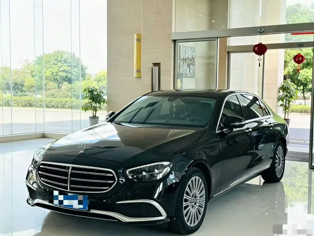 Фотография автомобиля — Mercedes-Benz E-Class