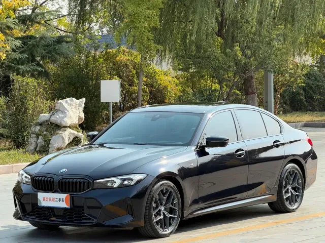 Фотография автомобиля — BMW 3 Series