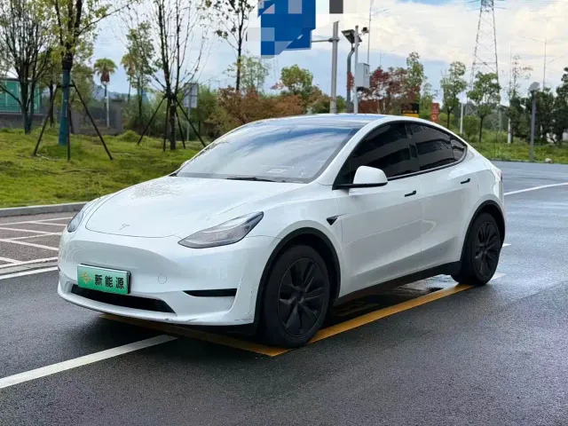 Фотография автомобиля — Tesla Model Y