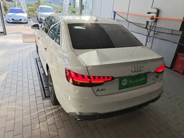 Audi A4L — Фото автомобиля 4