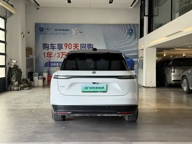 Nio ES8 — Фото автомобиля 8