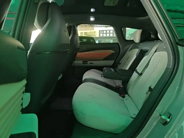 Audi E5 Sportback — Фото автомобиля 16