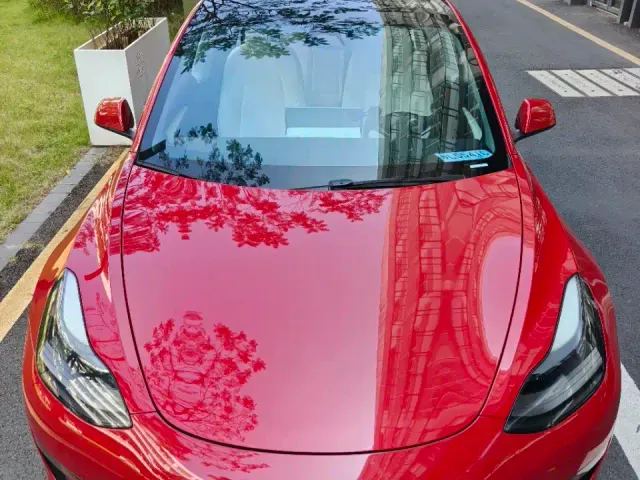 Tesla Model 3 — Фото автомобиля 9
