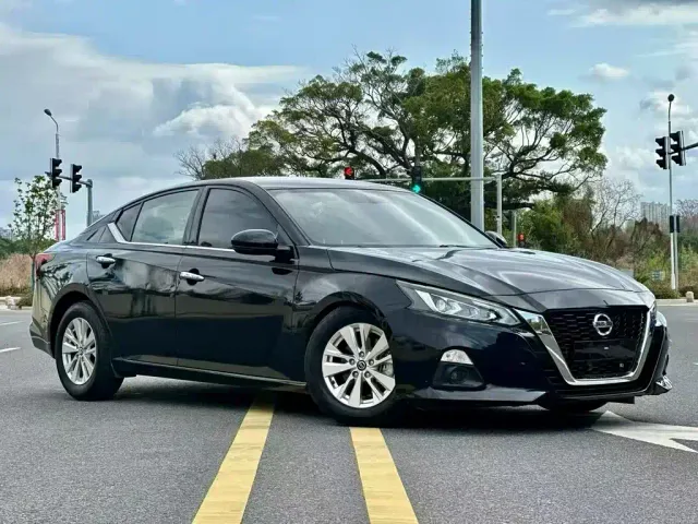 Nissan Teana — Фото автомобиля 3