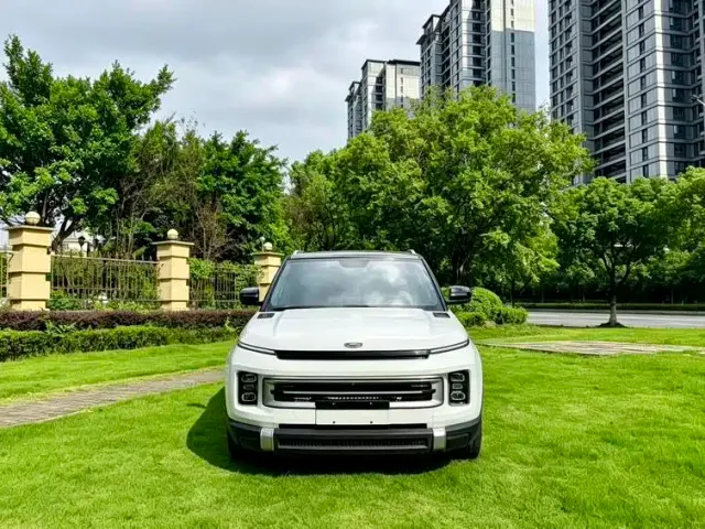 Geely ICON — Фото автомобиля 2