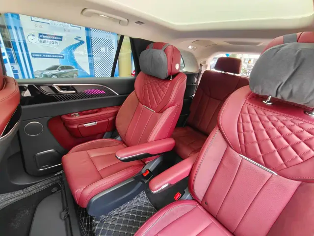 Hongqi E-HS9 — Фото автомобиля 14