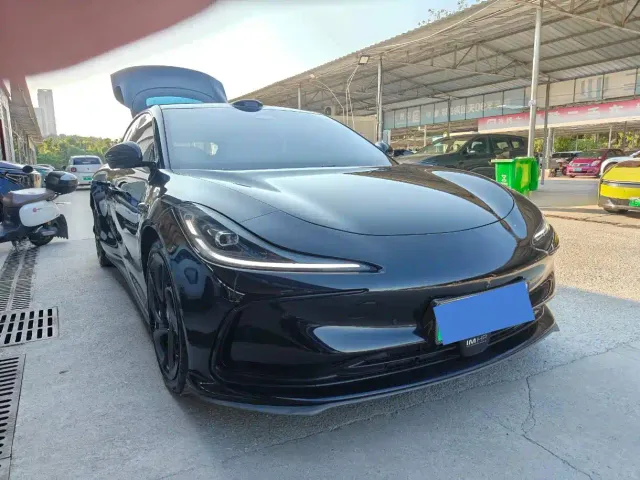 IM Motors L6 — Фото автомобиля 2
