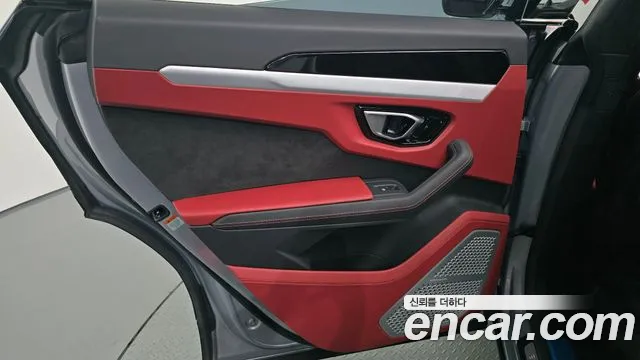 Lamborghini Urus — Фото автомобиля 20