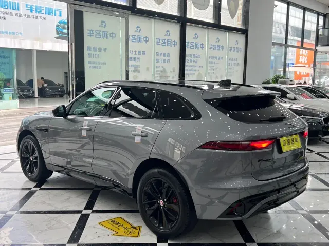 Jaguar F-Pace — Фото автомобиля 14