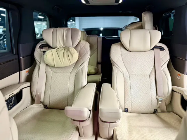 Toyota Alphard — Фото автомобиля 13