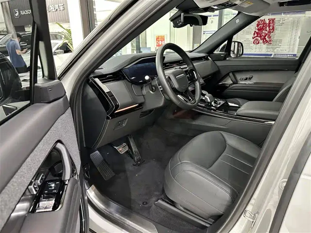 Land Rover Range Rover Sport — Фото автомобиля 6