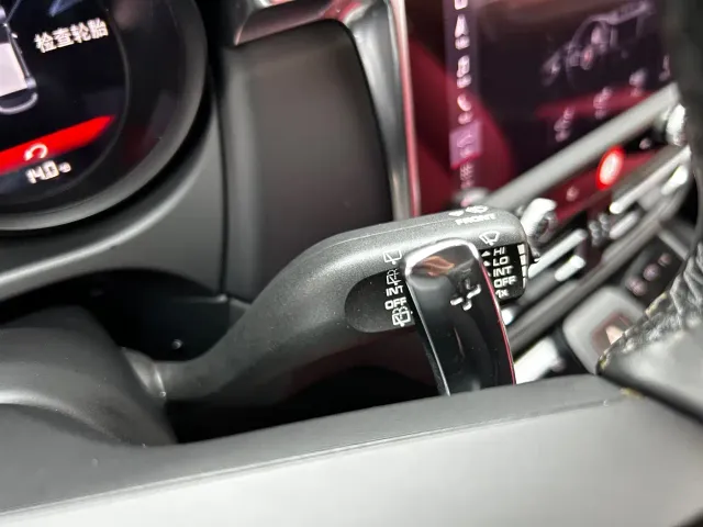 Porsche Macan — Фото автомобиля 12