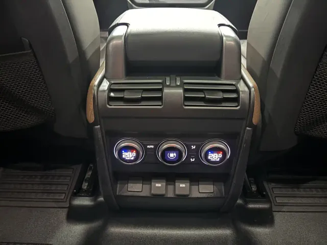 Land Rover Defender — Фото автомобиля 20