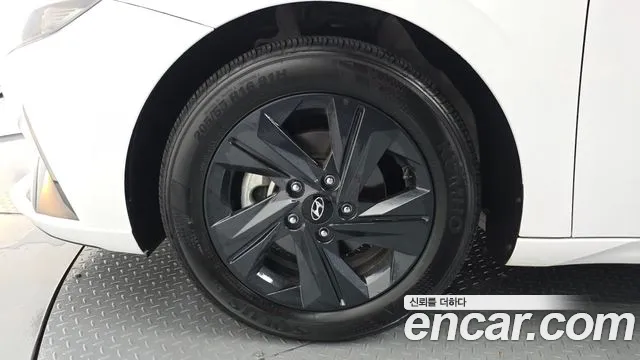 Hyundai AVANTE Avante (CN7) — Фото автомобиля 5