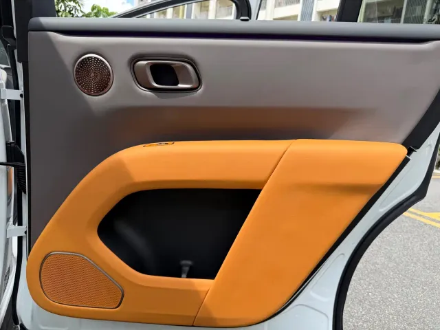 Li Auto i8 — Фото автомобиля 18