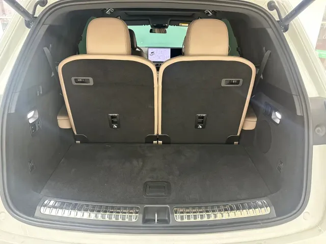Li Auto L8 — Фото автомобиля 6