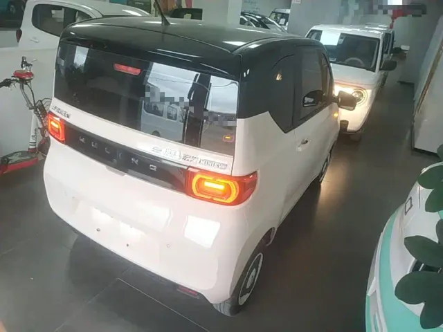 Wuling Hongguang Mini EV — Фото автомобиля 6