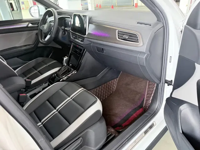 Volkswagen T-Roc — Фото автомобиля 21