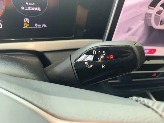 Volkswagen Passat — Фото автомобиля 13