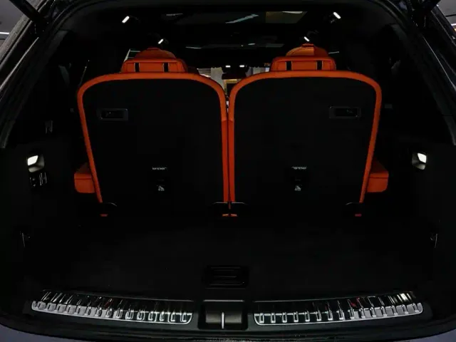 Li Auto L8 — Фото автомобиля 10