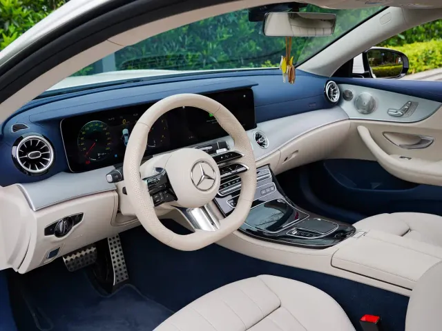 Mercedes-Benz E-Class — Фото автомобиля 18
